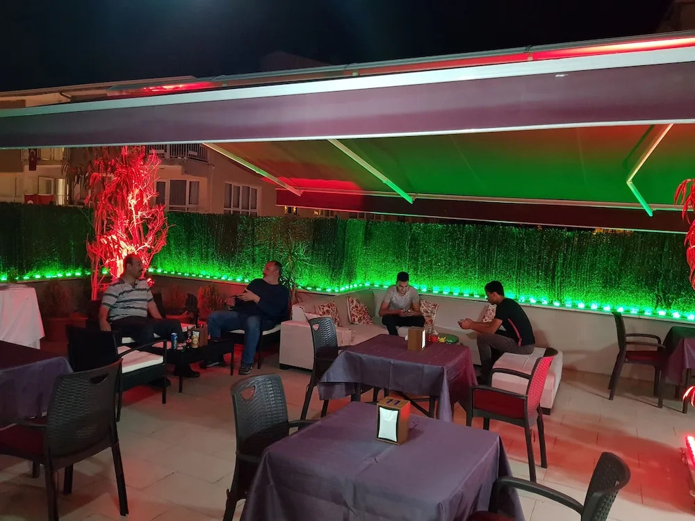 Ozhayat Hotel