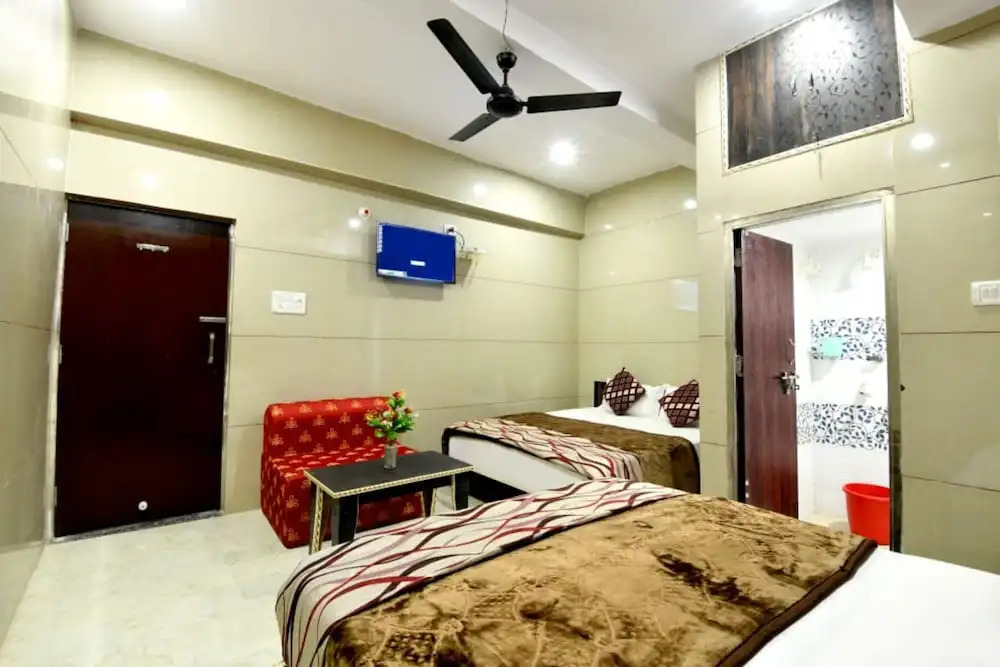 Goroomgo Royal Agrawal Palace Agra