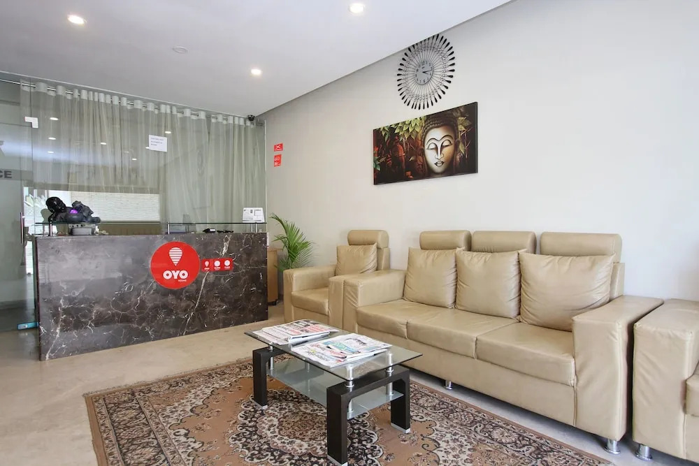 OYO 7463 Leo Suites