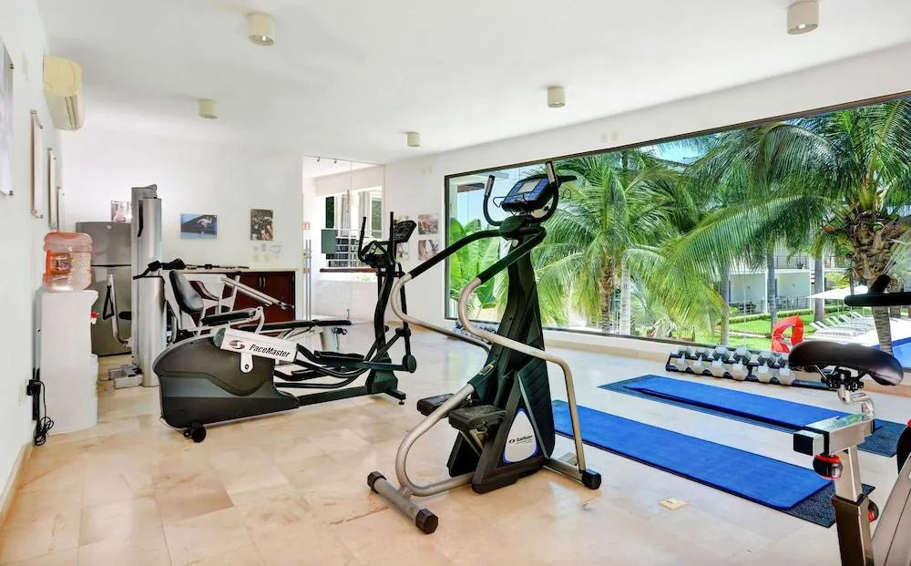 Luxurious & Central Condo In Playa Steps From The Beach