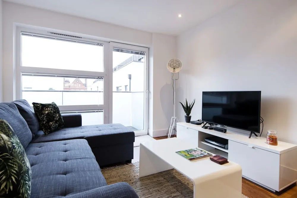 Luxury 2-bed Flat, Parking Near Tube and Emirates