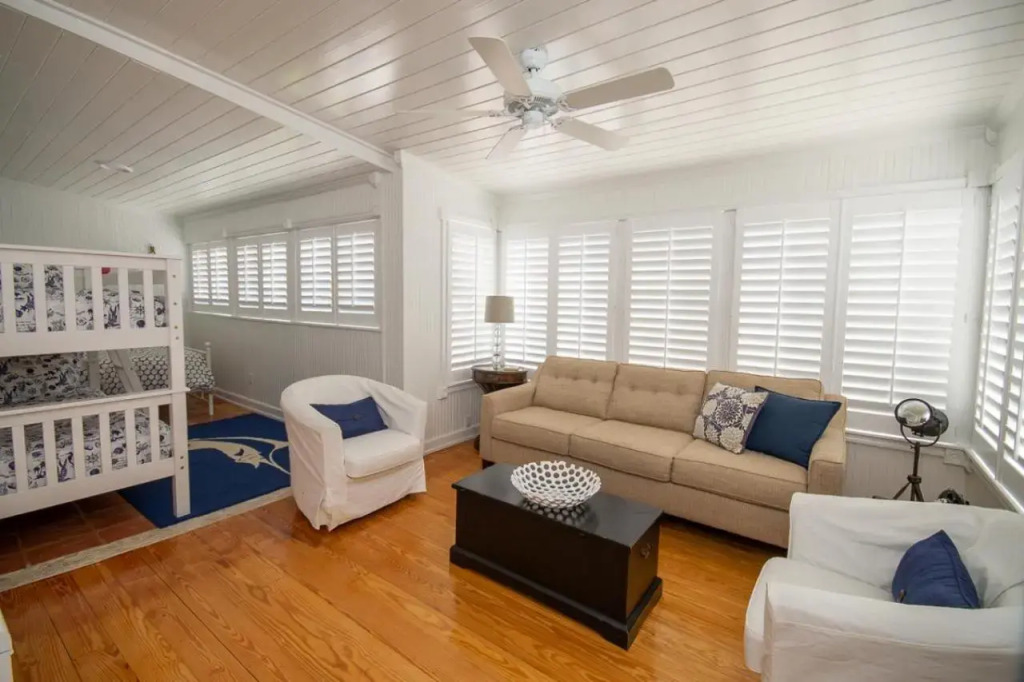 AMI Boathouse - 520 Loquat