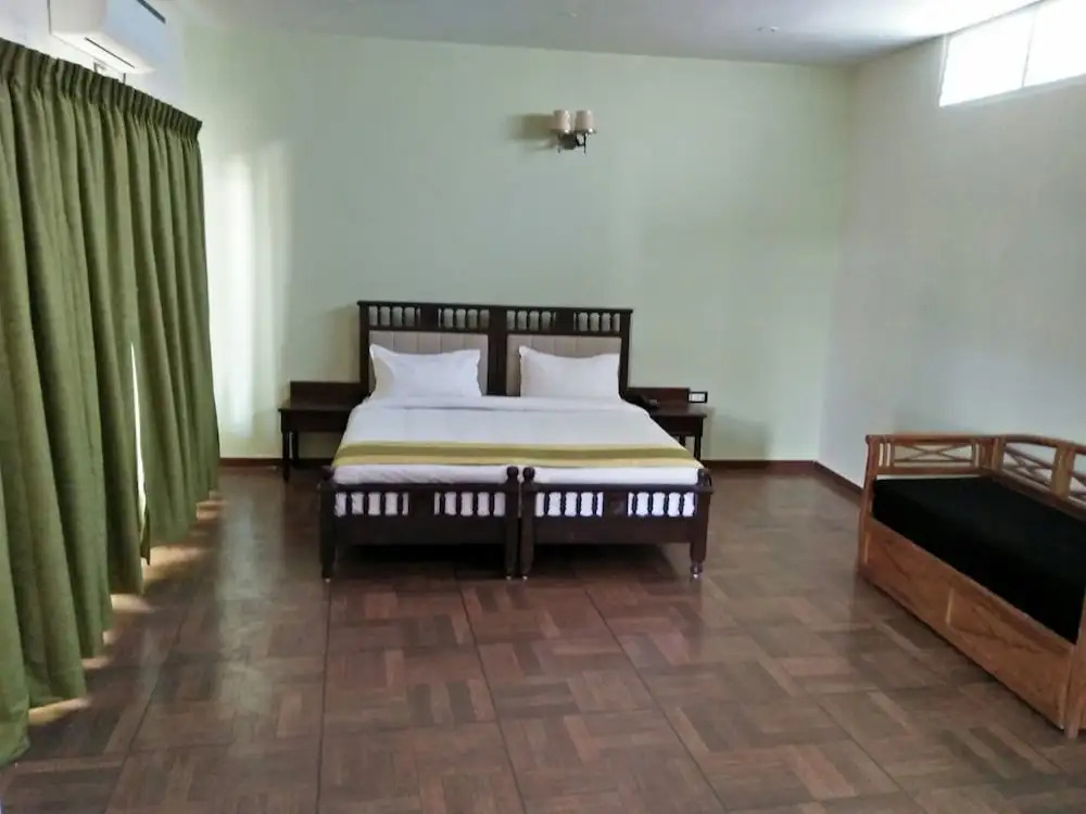 Shathayu Ayurveda Yoga Retreat