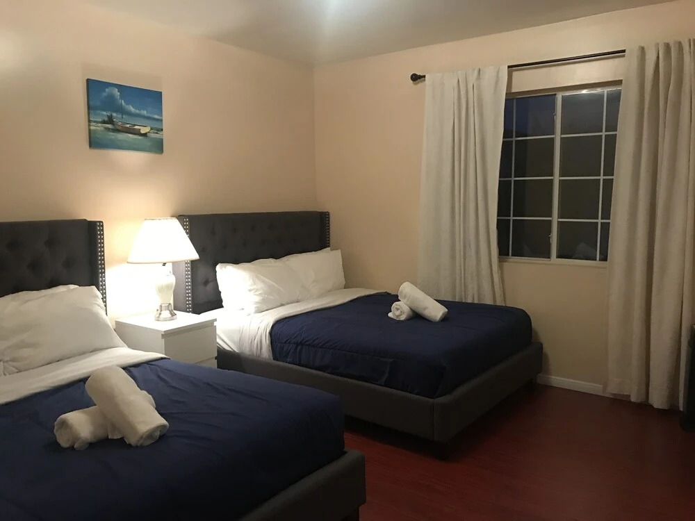 Hollywood Luxury Double bedrooms
