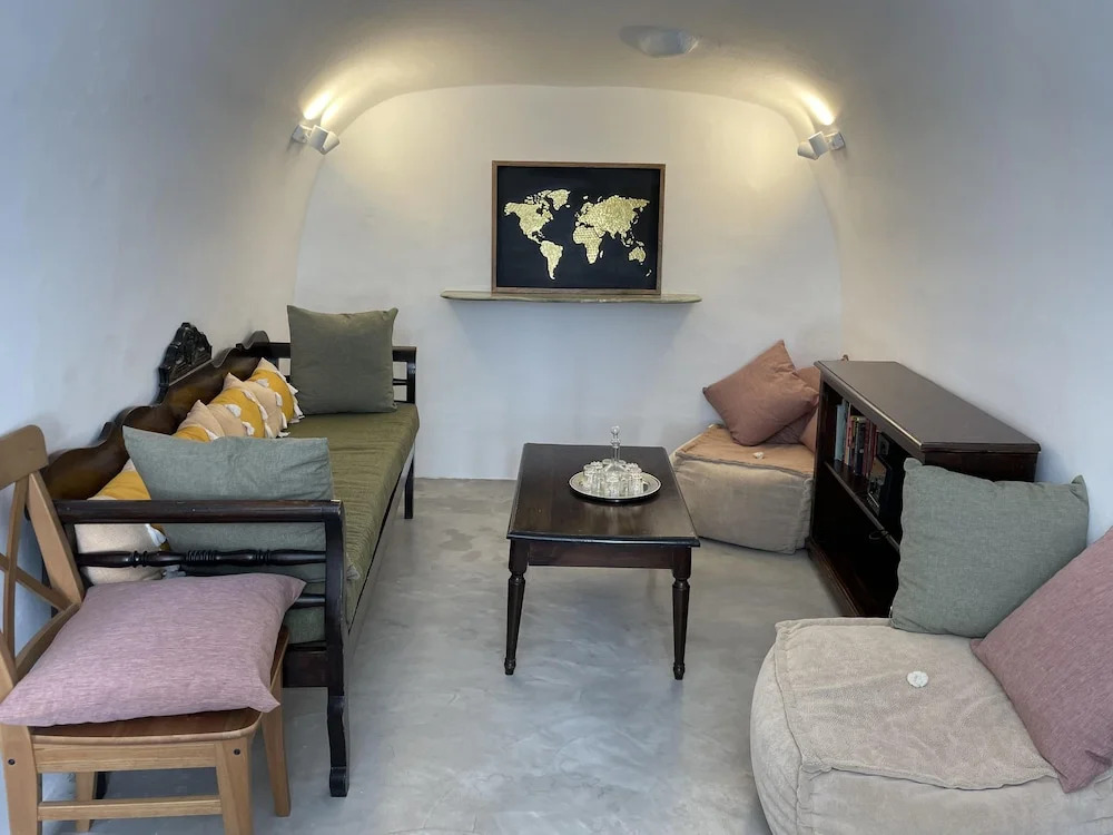 Charming 2-bed Villa in Thera With Outdoor hot tub