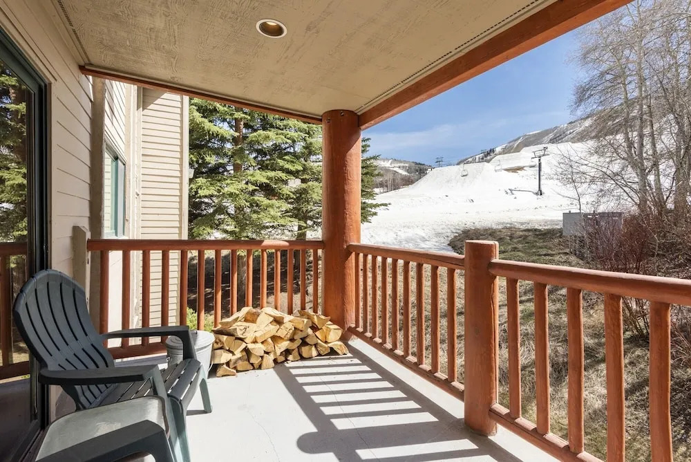Snow Flower 065 2 Bedroom Condo by RedAwning