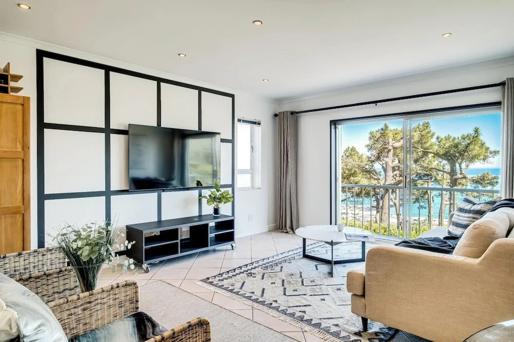 Chic 2bed in Camps Bay w Sea Views Bayview Rise
