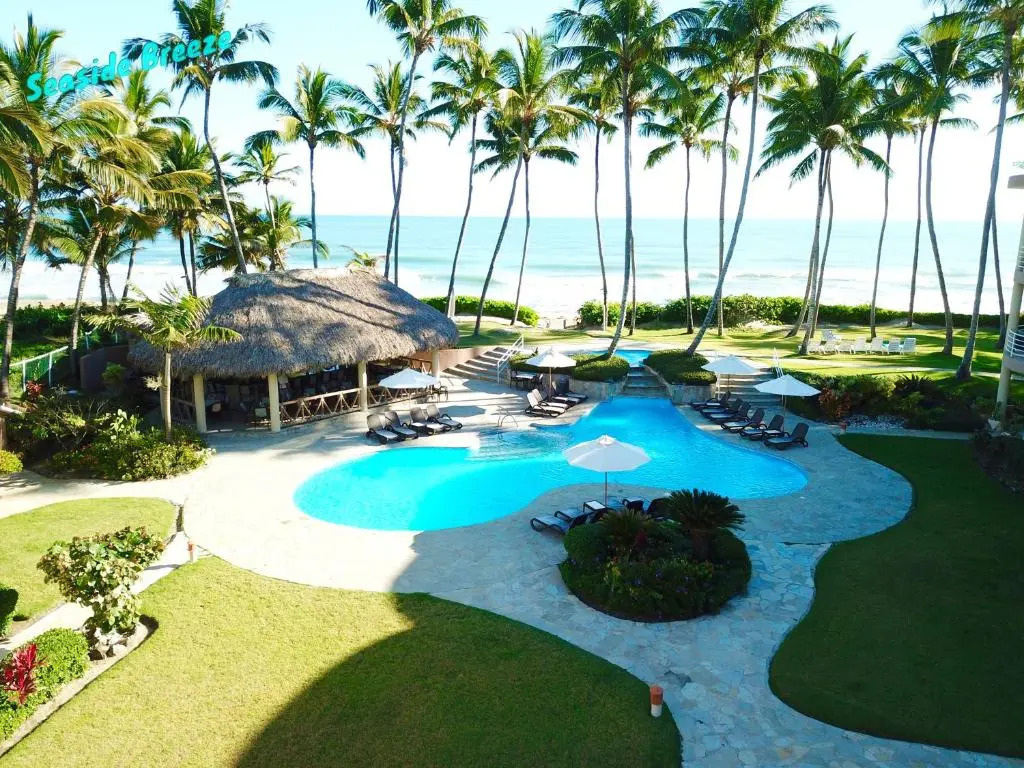 3BR Stunning penthouse / Beach front