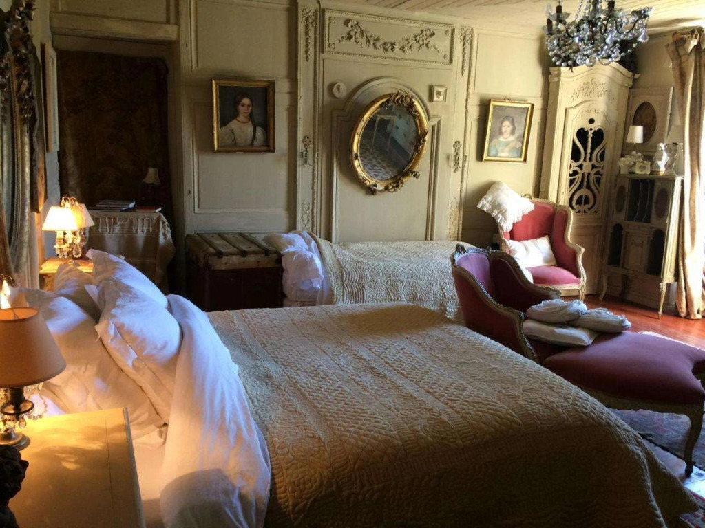 Domaine De La Bastille, Manoir du XVll, Bed and Breakfast