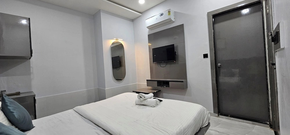 Hotel HR Town