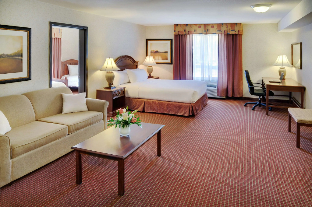 Coast Grimshaw Hotel & Suites