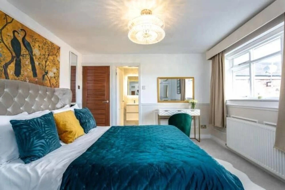 Boutique City Escape with Parking Walk Everywhere