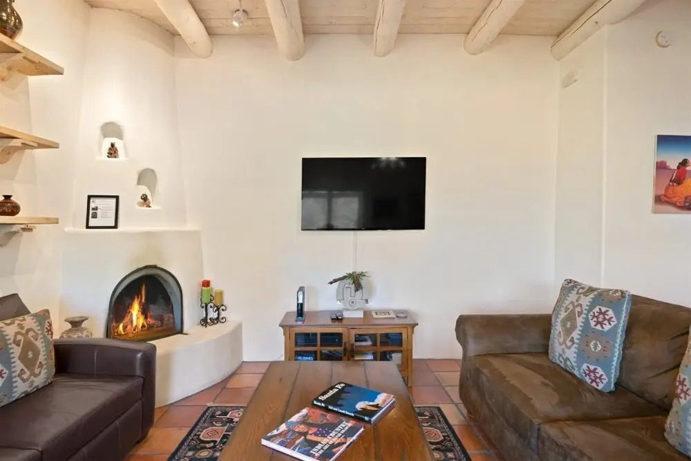 Wisteria - Delightful Updated Family Home, Seven Blocks to the Plaza