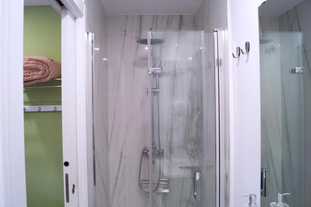 Moncloa room apartments