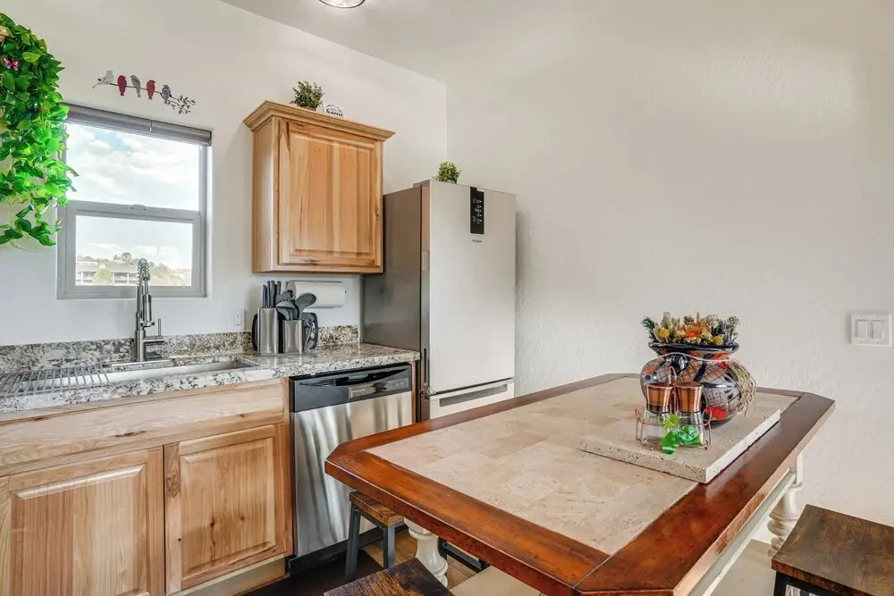 Prescott Home Close to Hiking & Medical Centers!