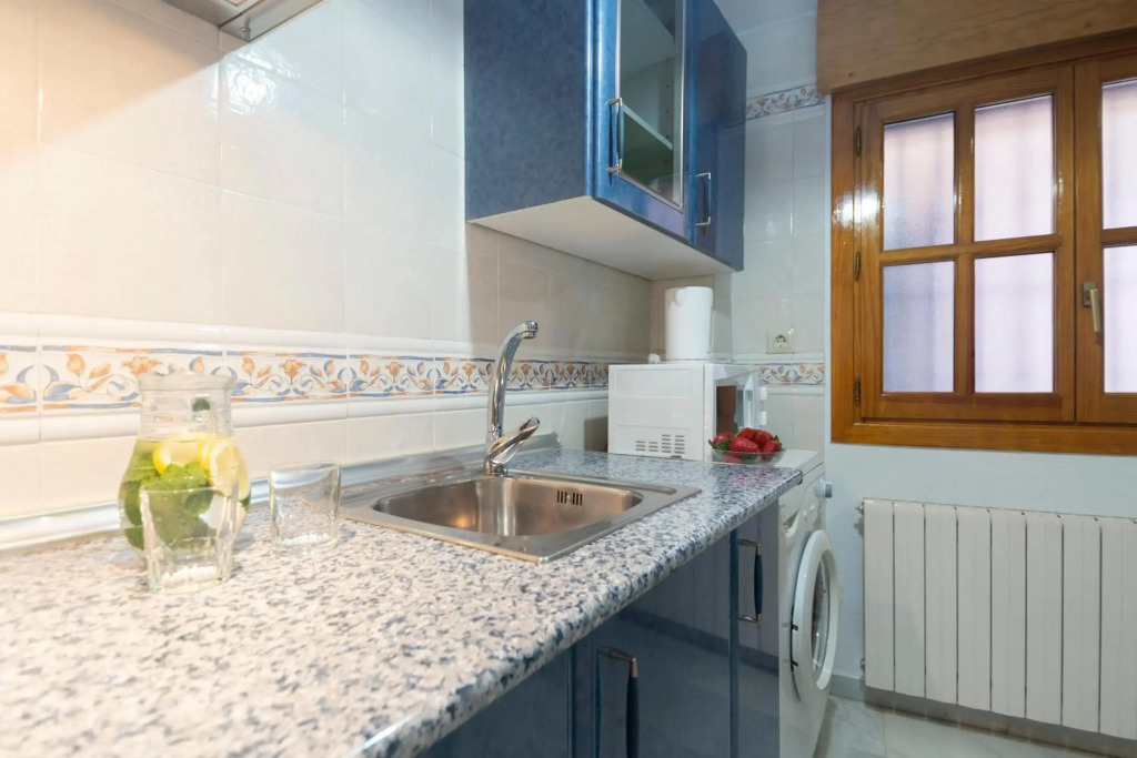 APARTAMENTO CENTRO NUEVA DE LA VIRGEN 2+free parking