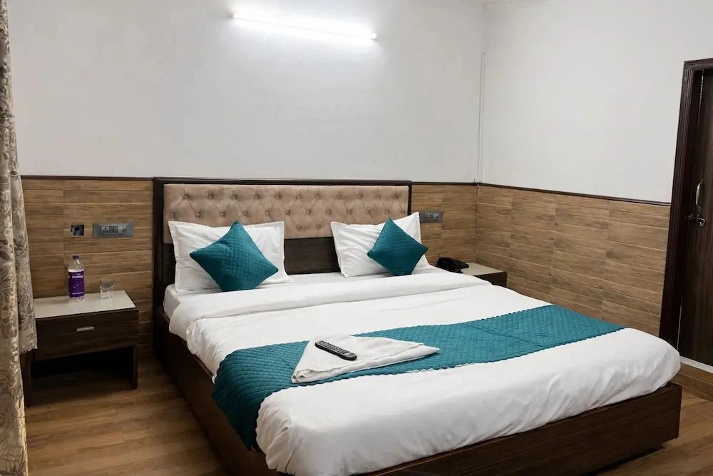 Roomshala Vasant Villas- ILBS Hospital