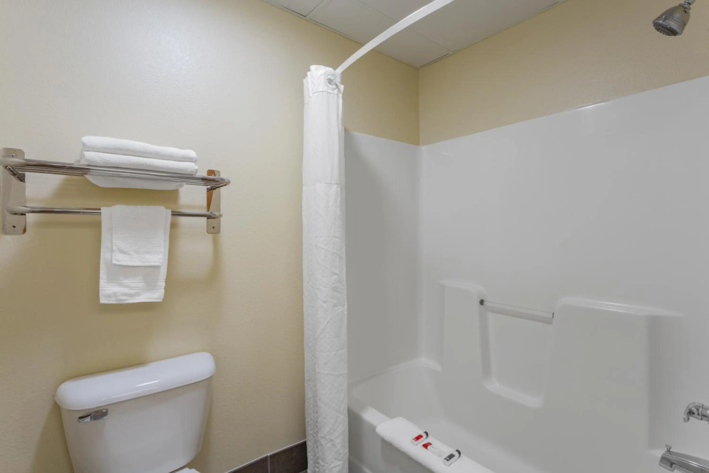 Emmetsburg Hotel & Suites