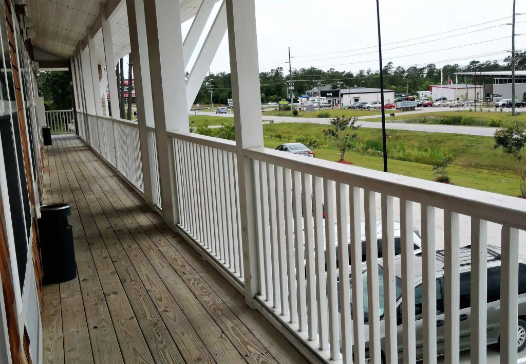 Topsail Shores Inn