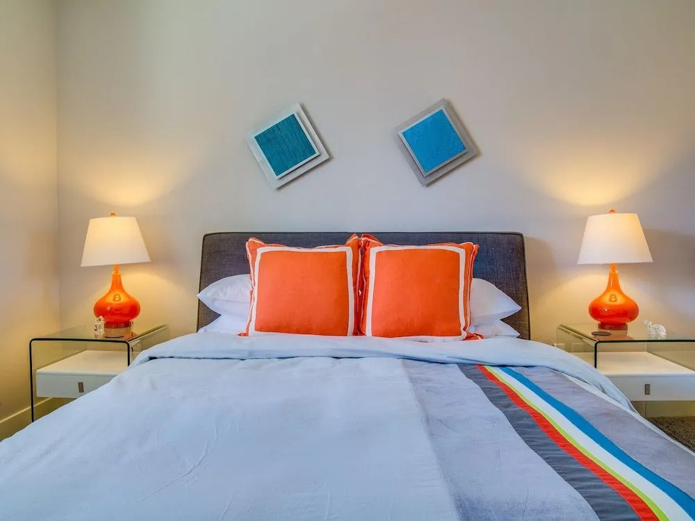 Sun Haven Escape by ACME House Company