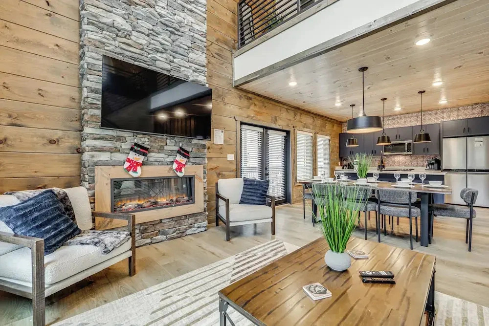 Indoor Pool, Hot Tub! the Smoky Luxe Retreat