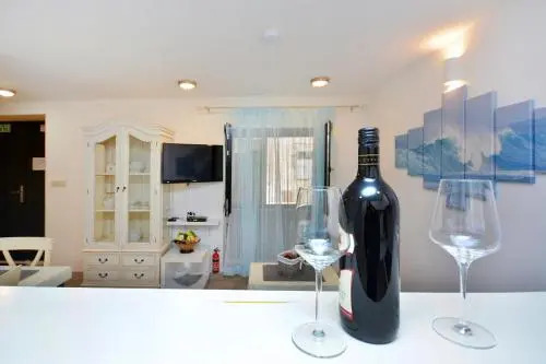 Apartments & Rooms As