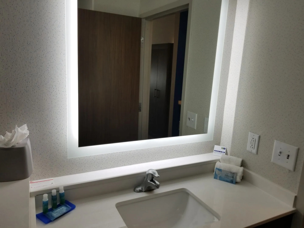 Holiday Inn Express & Suites - Charlotte NE - University Area by IHG