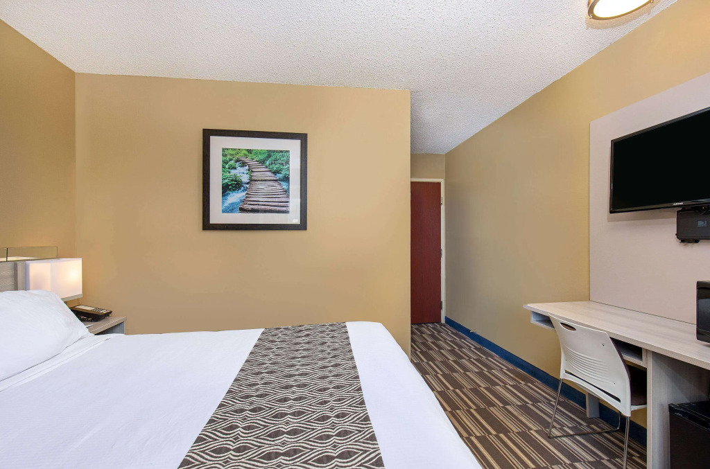 Microtel Inn & Suites by Wyndham Dry Ridge