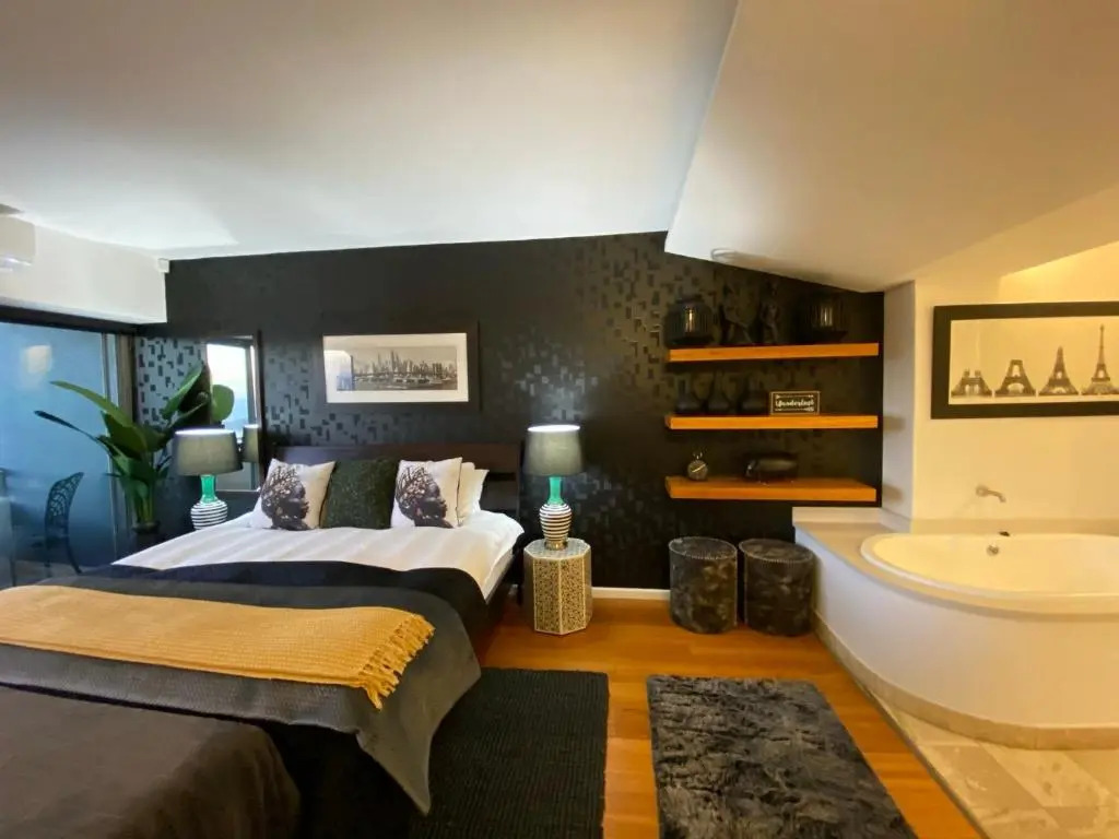 Clifton YOLO Spaces – Clifton Beachfront Executive