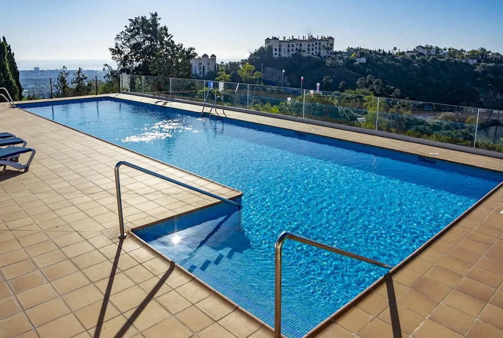 LCM - Modern 3 bedroom apt with stunning views