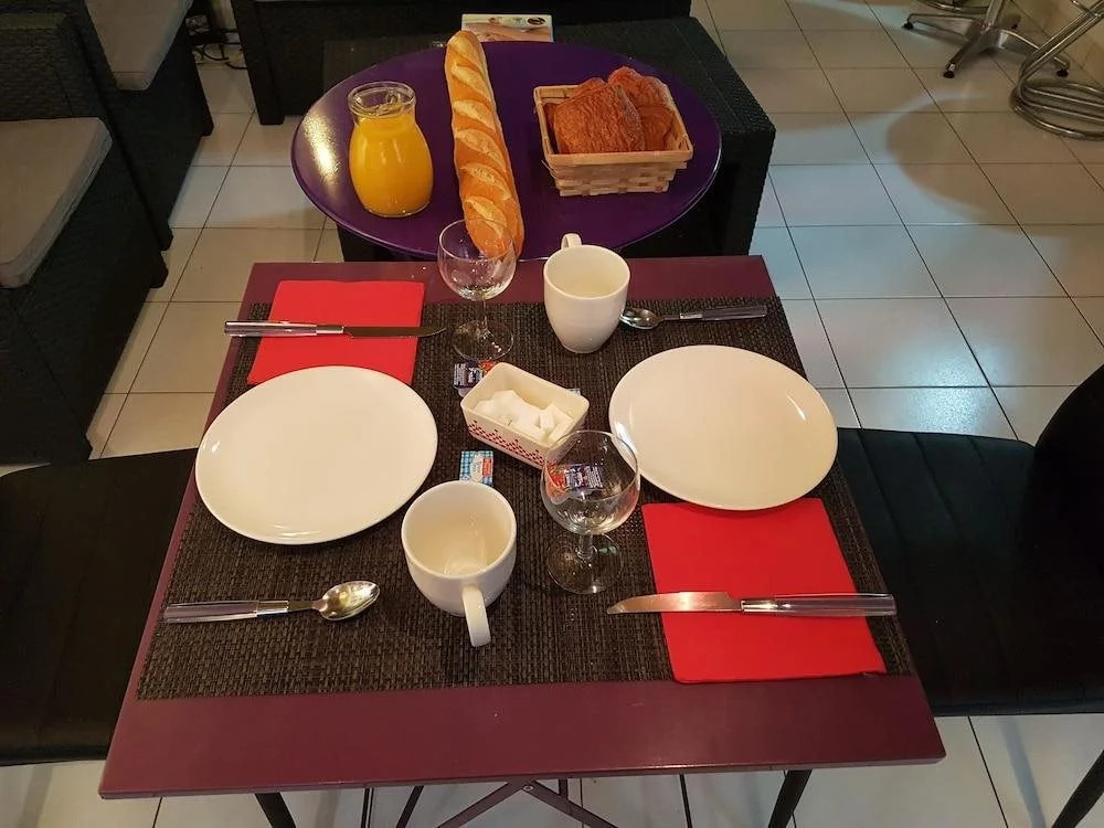 Felicidade Hostel