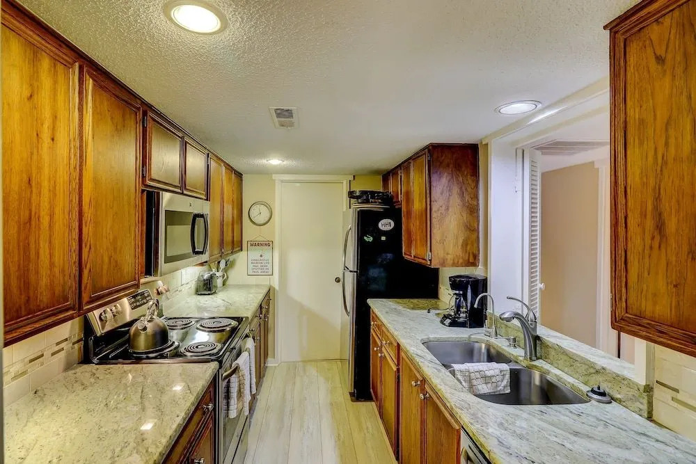 Shipmaster 604 by RedAwning
