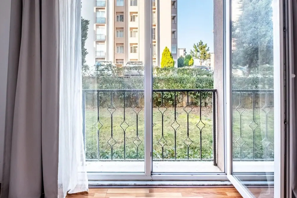 Comfy Flat Close to Viaport Asia Shopping Mall