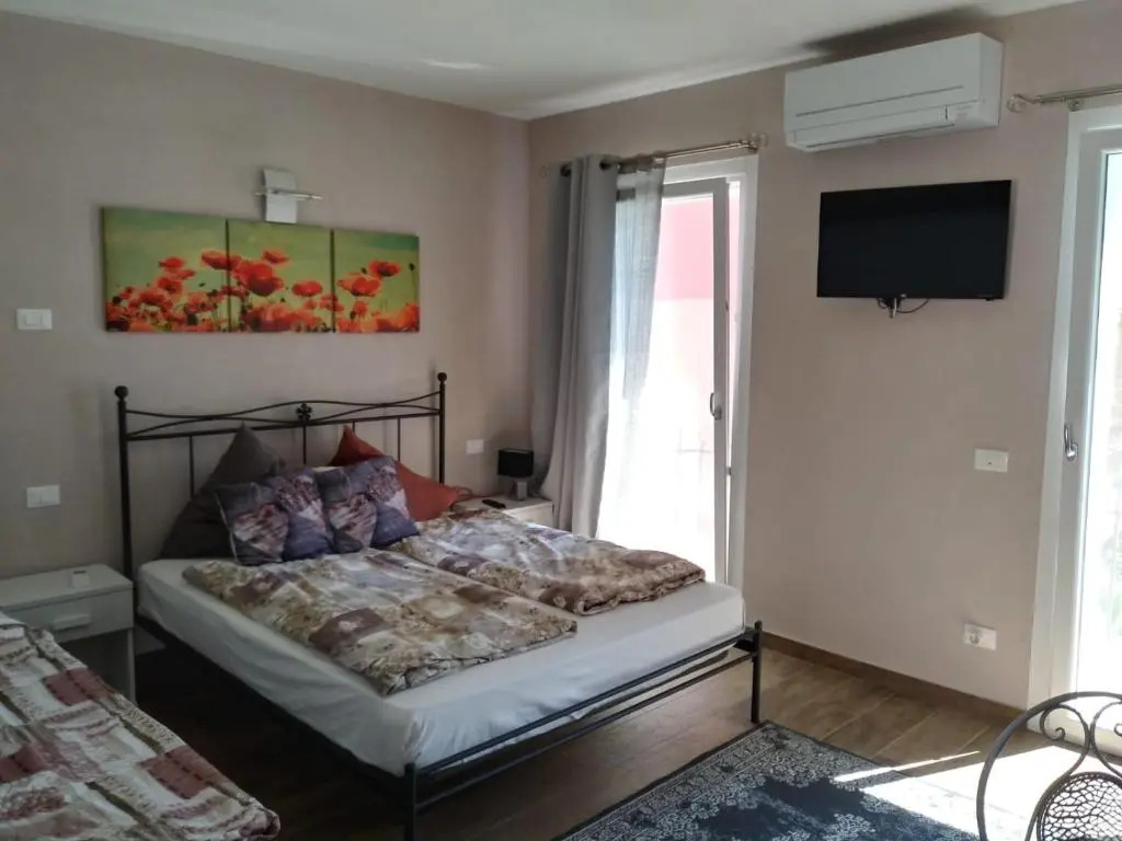 Residence Tasso Canossa - appartamento con piscina