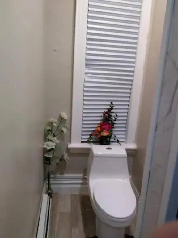 2 Br Top Floor Apartment
