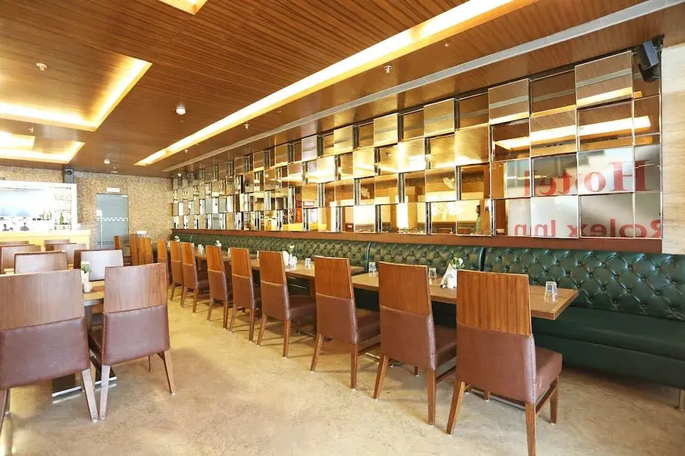 OYO 5614 Hotel Rolex Inn