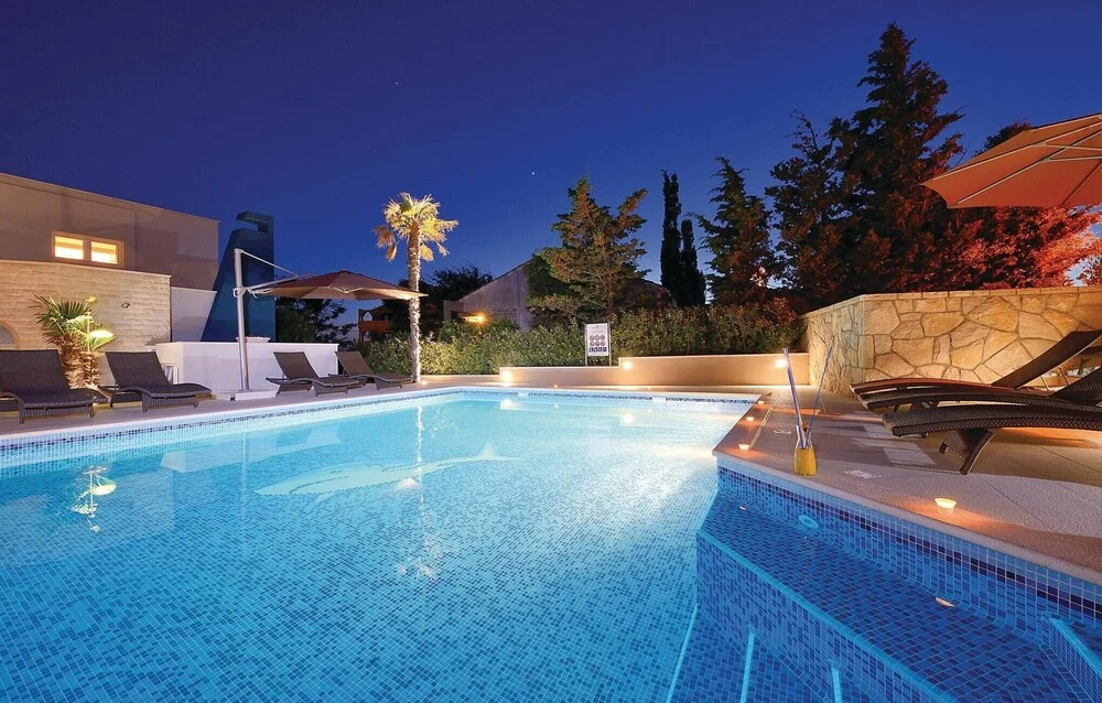 Nice Home in Novalja With Wifi and 2 Bedrooms