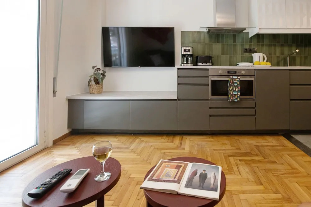 The Modern Studio by GHH