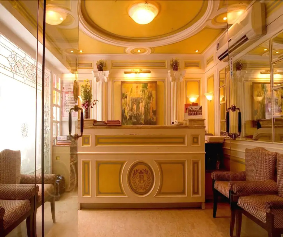 Hexa Benzy Palace