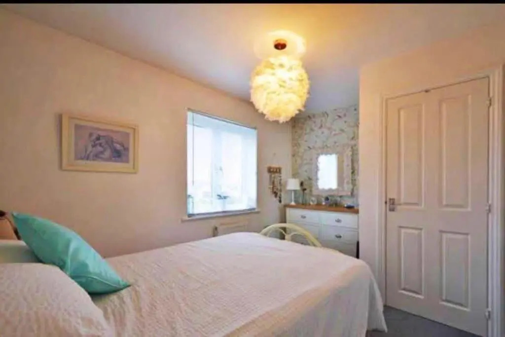 Sunny family 5-sleeper near Newquay’s top beaches