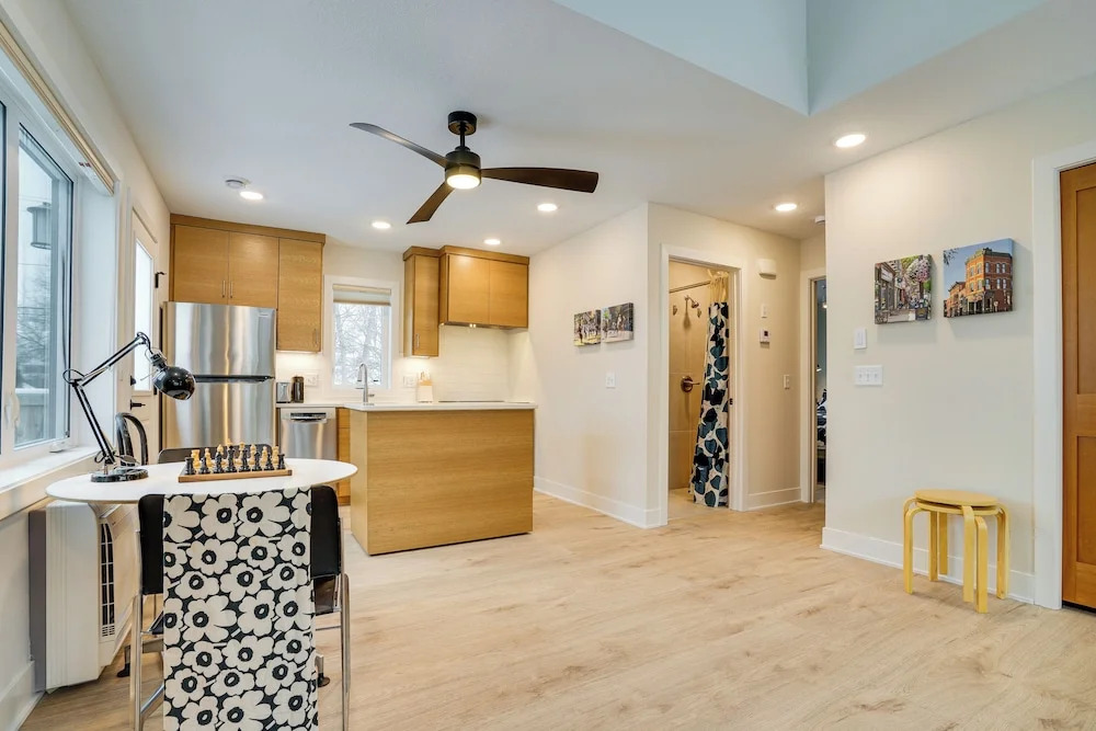 < 1 Mi to Carleton College: Wfh-friendly Apartment