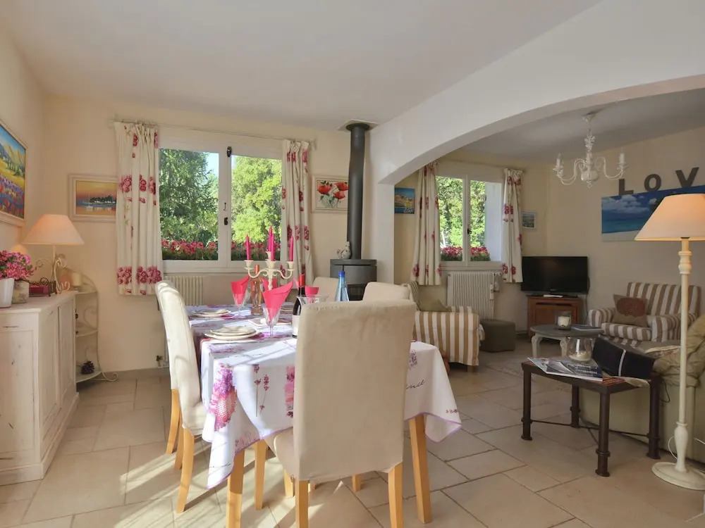 Villa in Garéoult with Private Pool