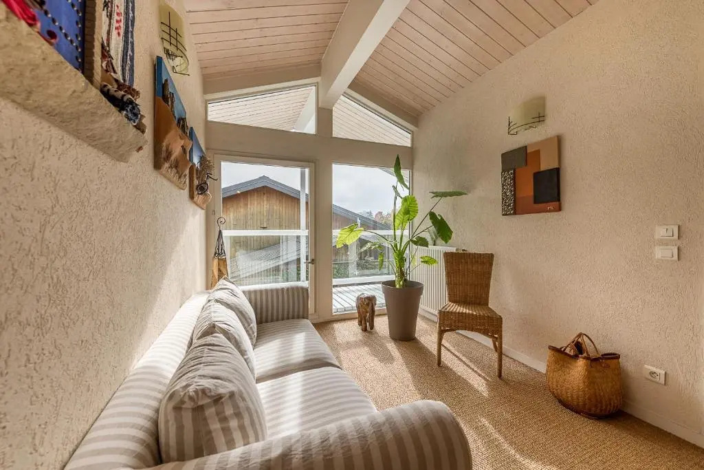 Maison Lacustre - Maison contemporaine avec vue panoramique sur le lac dAnnecy