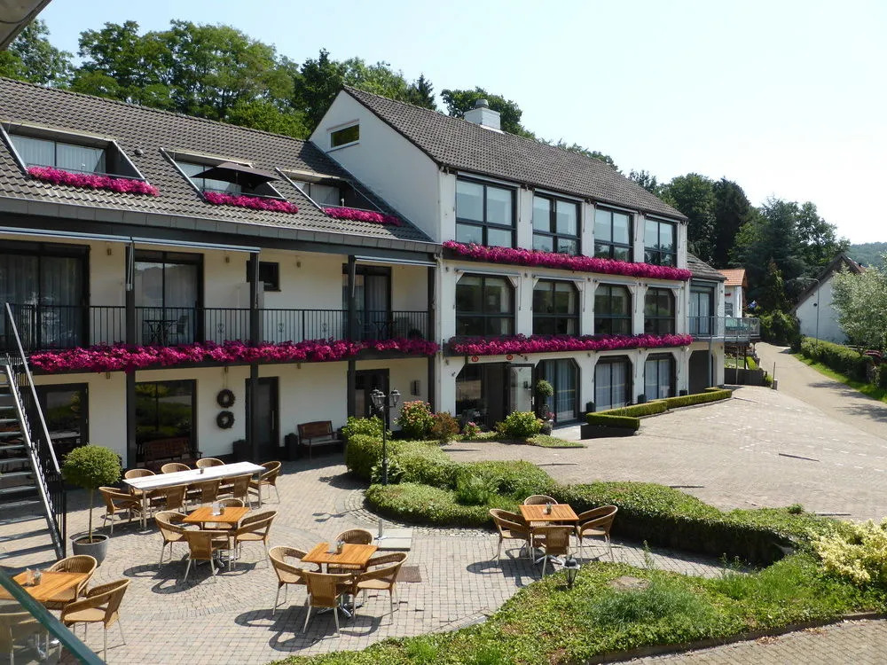 Hof van Slenaken - Hotel & Apartments