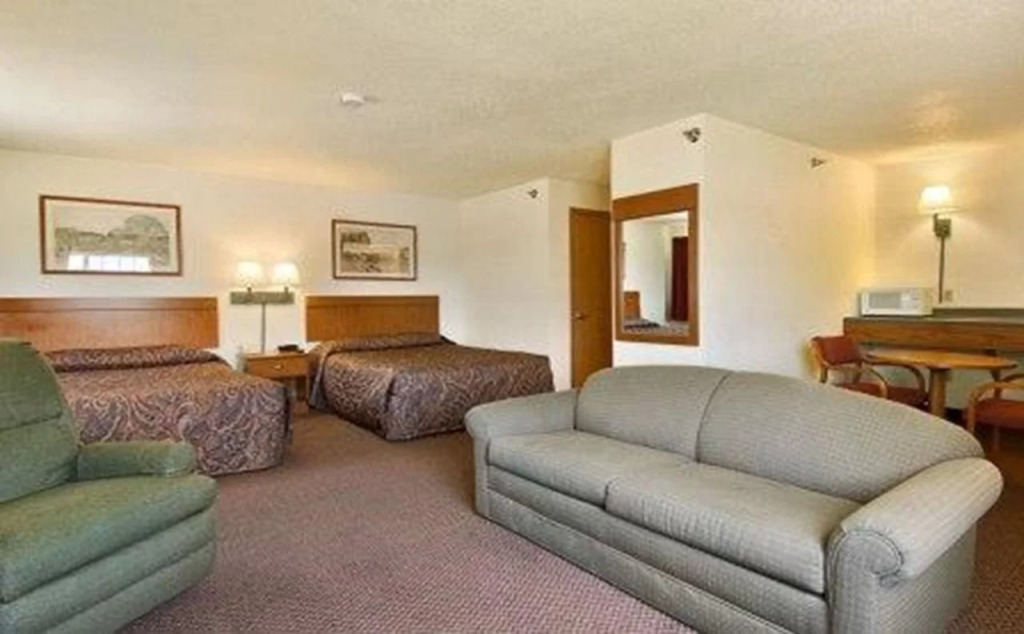 Wamego Inn and Suites