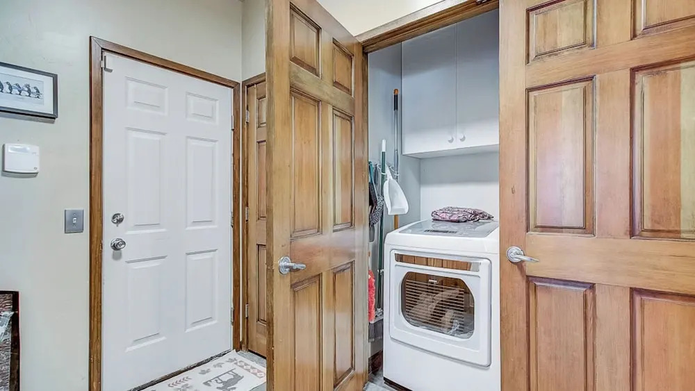 Hot Tub, Walk to Main Street + Town Ski Lift Park Ave Getaway by Avantstay