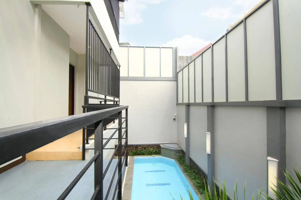 Airy Citraland International Surabaya