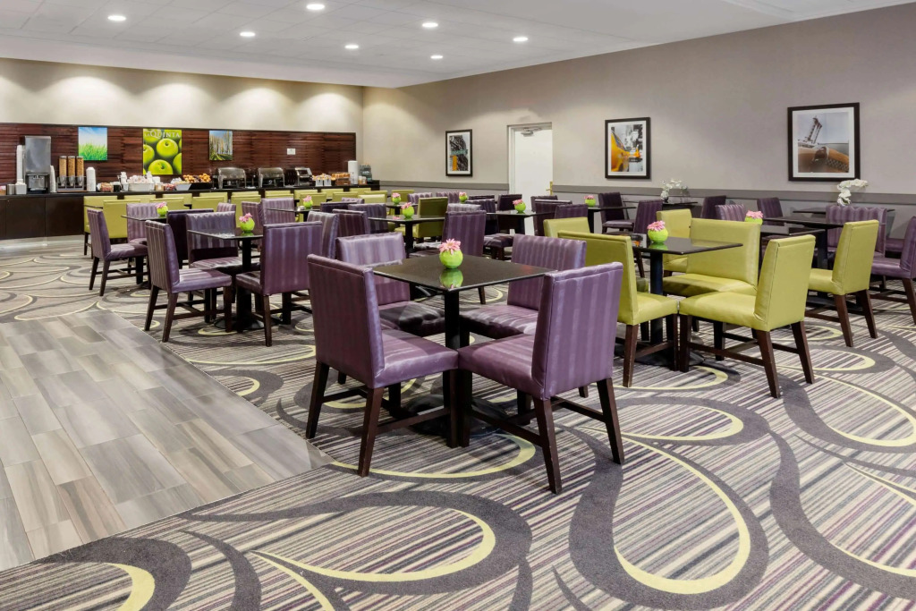 La Quinta by Wyndham Clifton/Rutherford