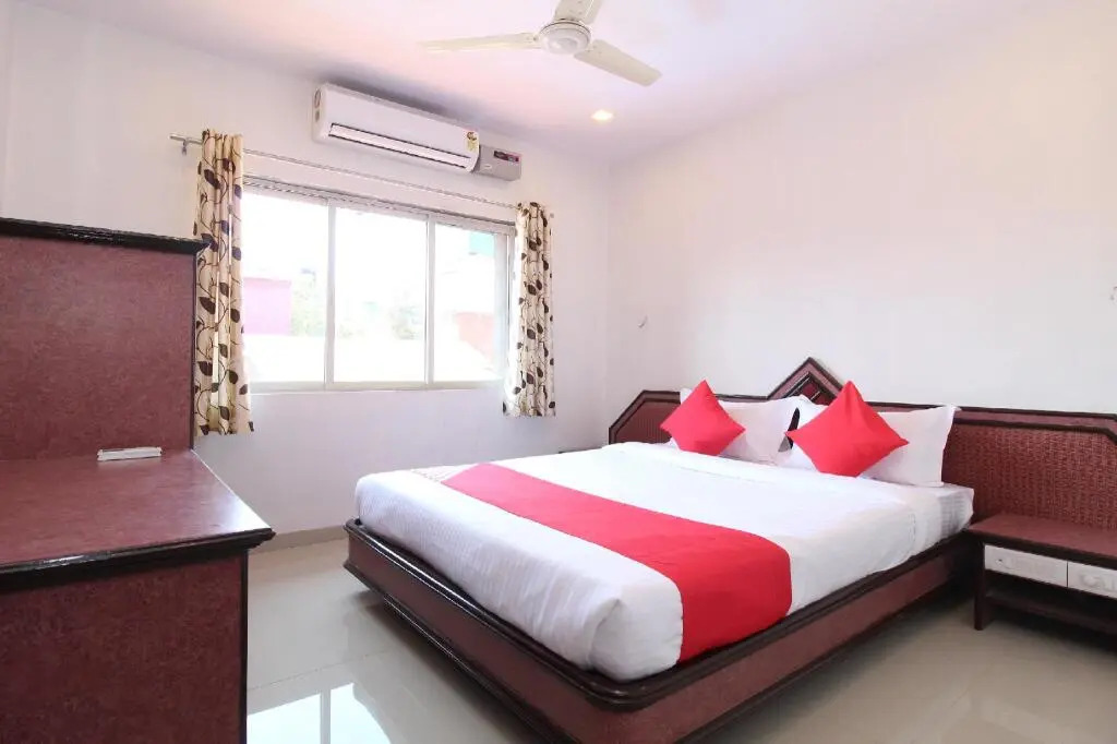 Jambhale Palace by OYO Rooms
