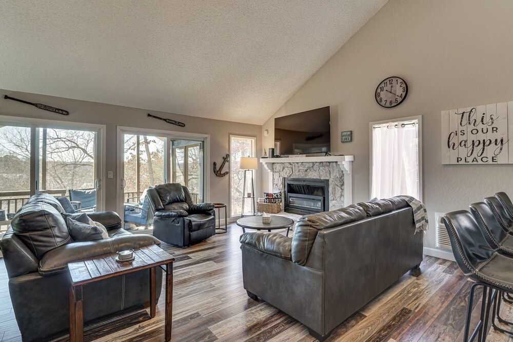 Walk to Lake: Osage Beach Home w/ Grill!